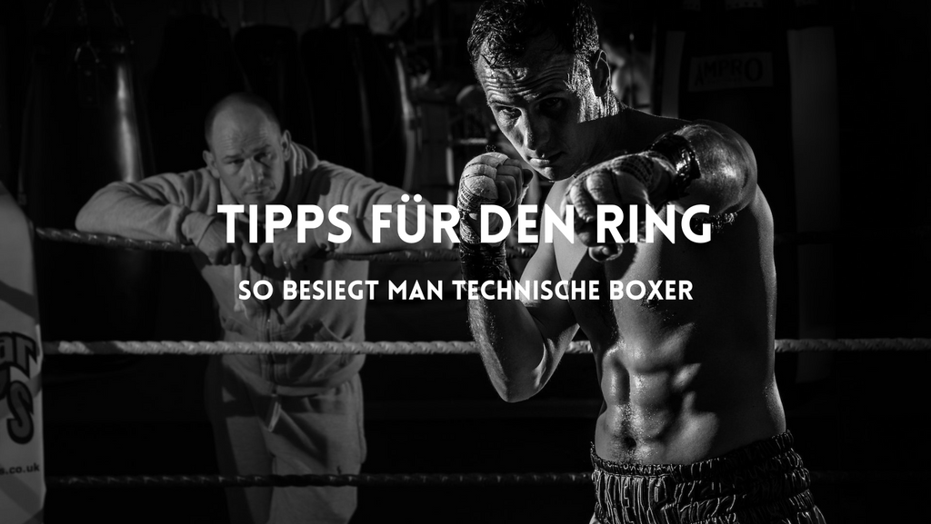 Boxer mit seinem Trainer beim Training