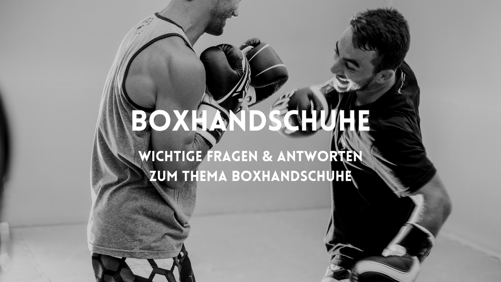 Zwei Männer die sich boxen